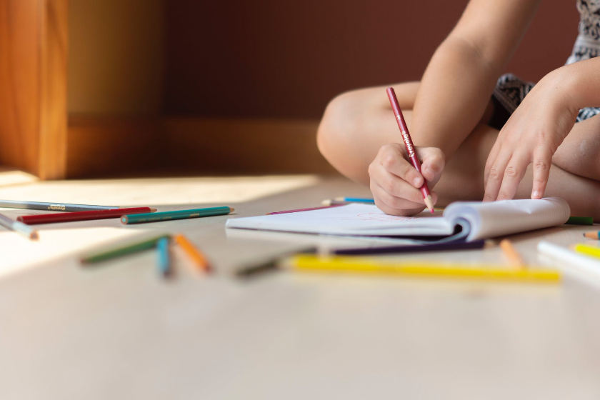 Как научить ребенка рисовать правильно